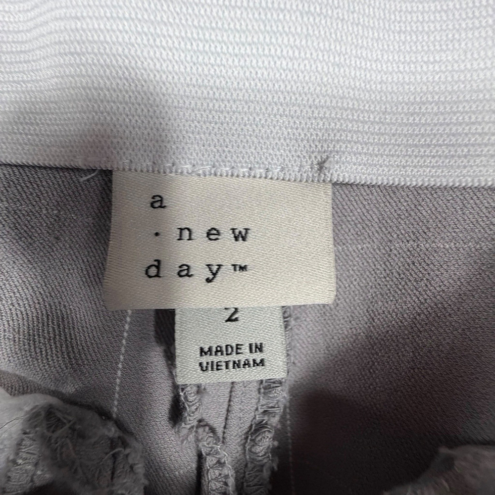 A New Day Womens Side Zip Black/White Windowpane Slacks Size 2 Grey Womens slack - Picture 6 of 7